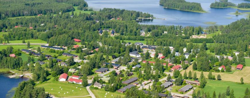 Kunnan keskustan ilmakuva.